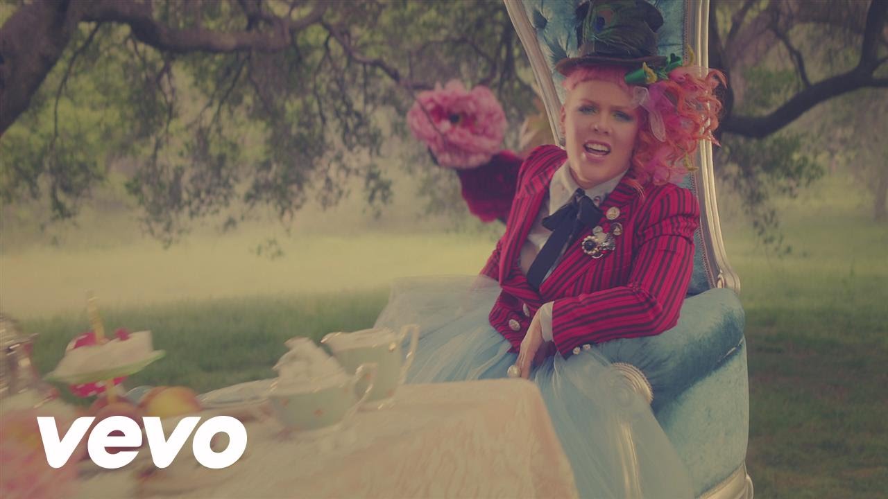 P!nk - Just Like Fire (From the Original Motion Picture "Alice Through The Looking Glass") смотреть онлайн