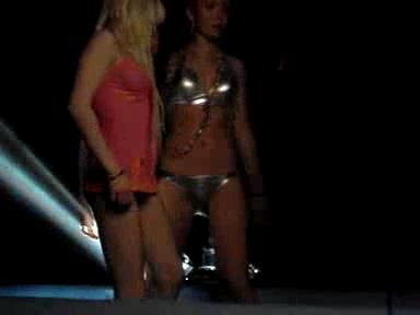  Карина Барби и Сью в Бассейне 