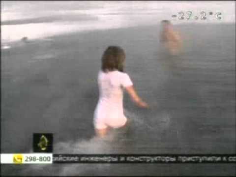 Ведущая Мария_Мишнина_жжот- нырнула в прорубь