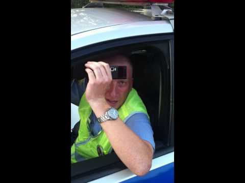 Со слов беременной девушки Инспектор угрожал пистолетом